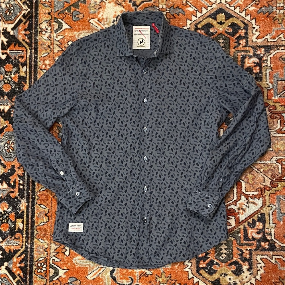 A Fish Named Fred Blue Feather Pattern Dress Shirt / Button Up | Men’s Size M